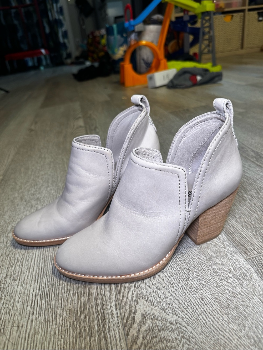 Jeffrey Campbell Cream Leather Ankle Booties with Tan Block Heel Size 6